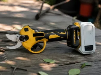 What Is a Cordless Pruning Shear and How Does It Work?